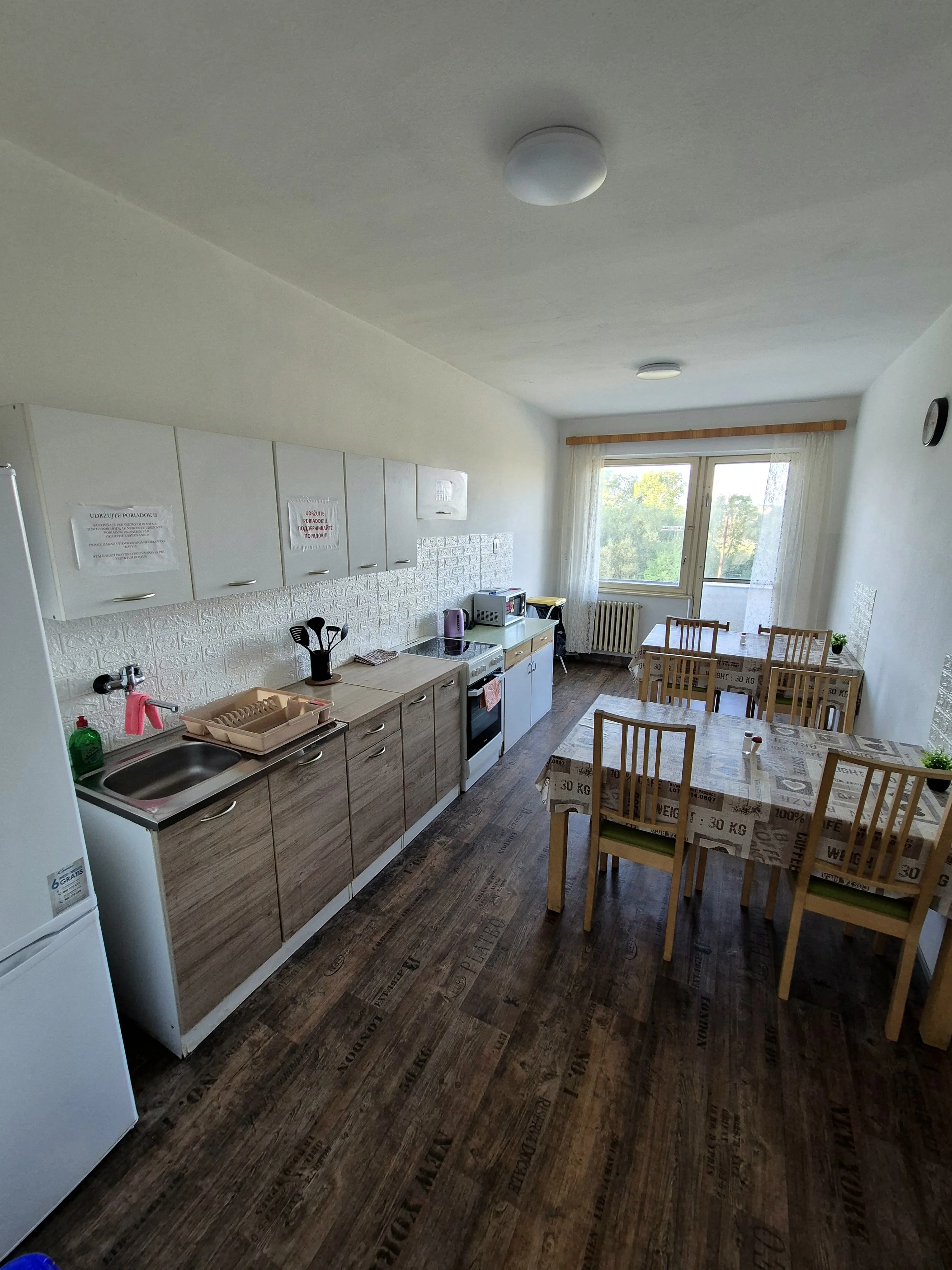 Spoločná kuchynka s vybavením